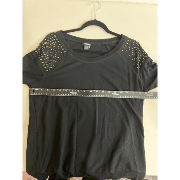 Torrid Sz 00 (US 10) Studded Shoulder Crew Neck Sweatshirt Sweater Black Metal S - Picture 8 of 8